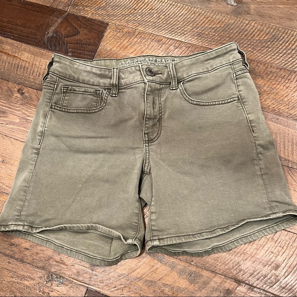 AMERICAN EAGLE MIDI OLIVE SHORTS SUPER STRETCH LOW RISE WOMENS SZ 8
